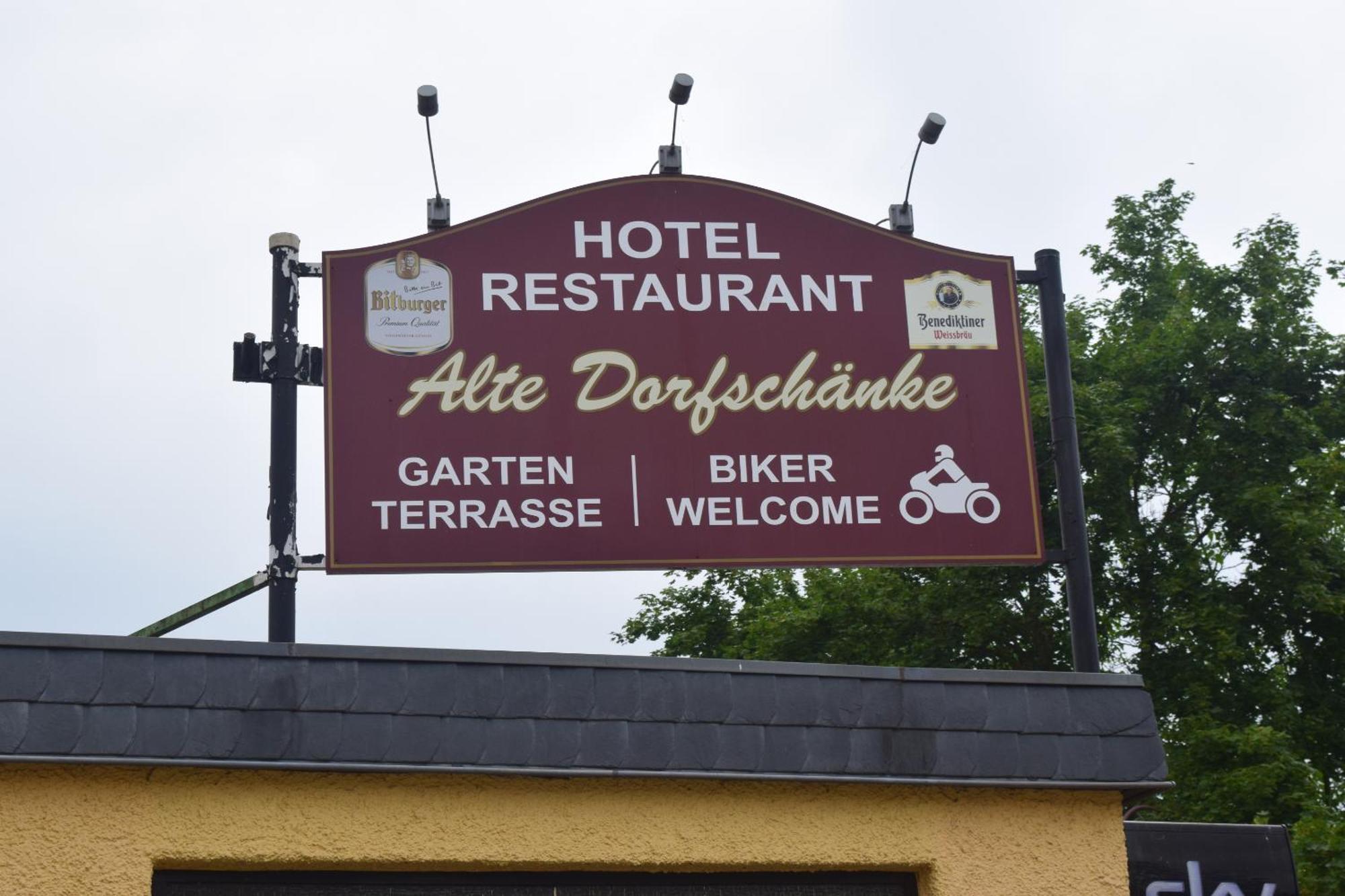 Alte Dorfschaenke Hotel Kinderbeuern Exterior photo